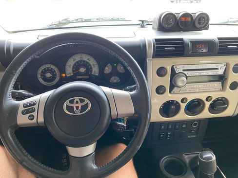 Used 2010 Toyota FJ Cruiser 4WD image 13