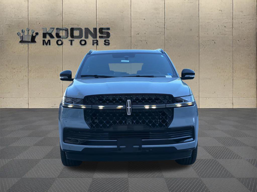 New 2026 Lincoln Navigator L Reserve AWD/4WD image 3