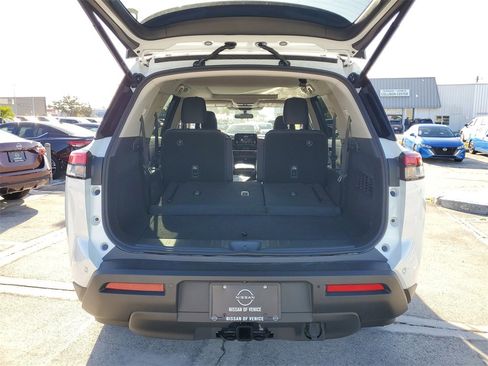 New 2025 Nissan Pathfinder SV w/ SV Premium Package image 3