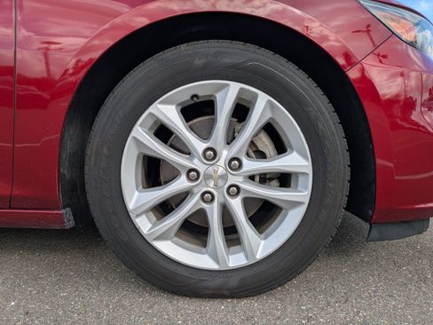 Used 2017 Chevrolet Malibu LT w/ Leather Package image 10