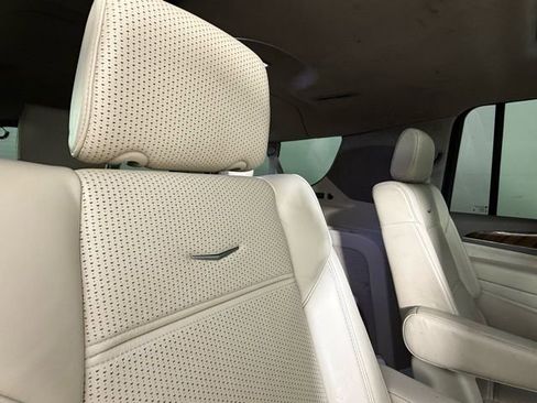 Used 2021 Cadillac Escalade ESV Sport Platinum image 28