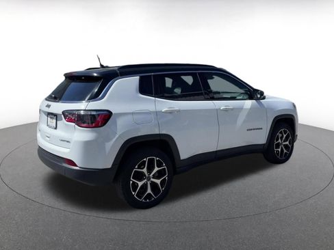 Used 2025 Jeep Compass Limited image 14