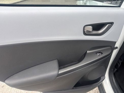 Used 2021 Hyundai Kona Ultimate FWD image 10