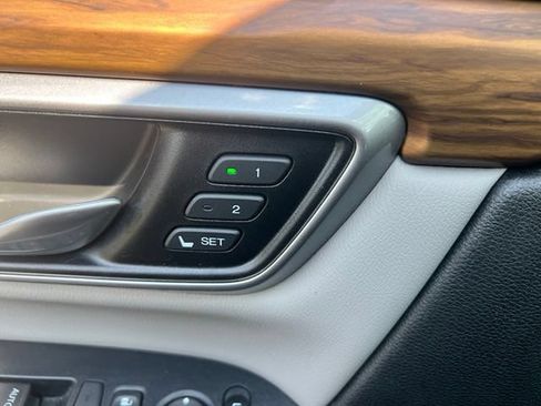 Used 2019 Honda CR-V Touring image 11