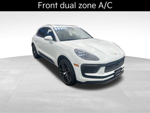 Used 2023 Porsche Macan image 3