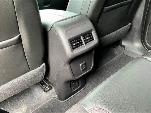 Used 2024 Chevrolet Equinox RS FWD image 11