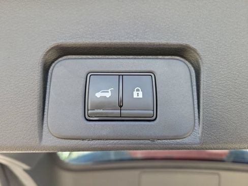 Used 2024 Nissan Rogue SL w/ SL Premium Package FWD image 9