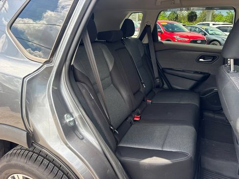 Used 2022 Nissan Rogue SV FWD image 15