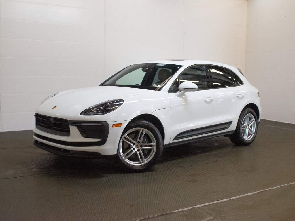 Certified 2023 Porsche Macan AWD/4WD image 1