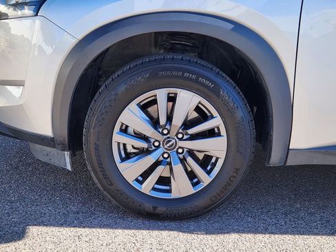 Used 2025 Nissan Pathfinder SV image 18