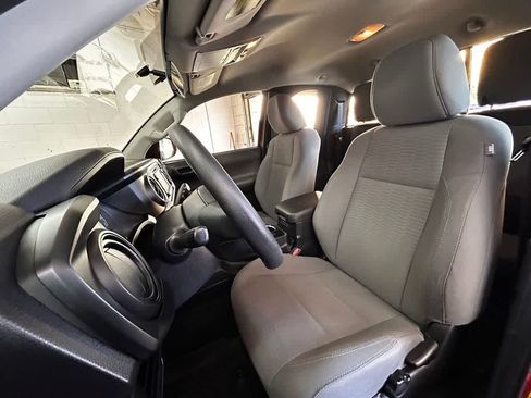 Used 2017 Toyota Tacoma SR w/ SR Convenience Package RWD image 11