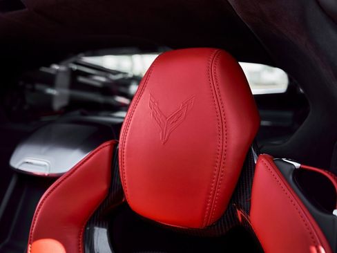 Used 2020 Chevrolet Corvette Stingray Premium Cpe w/ 3LT Preferred Equipment Group image 40