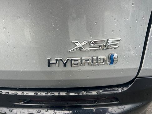 Used 2024 Toyota Sienna XSE AWD/4WD image 36