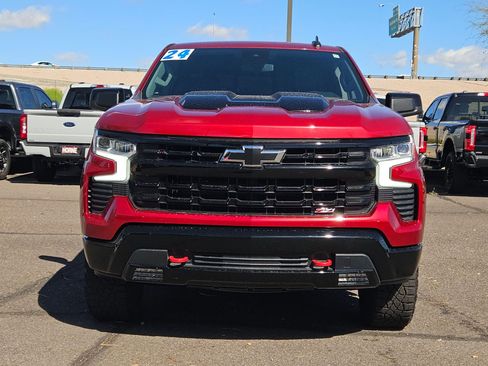 Used 2024 Chevrolet Silverado 1500 LT Trail Boss w/ Convenience Package II image 2