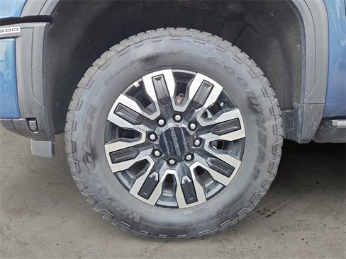 Used 2025 GMC Sierra 2500 Denali Ultimate image 14