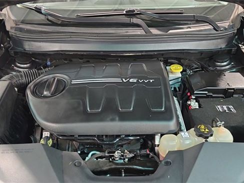 Used 2019 Jeep Cherokee Limited image 30