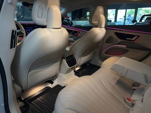 Used 2023 Mercedes-Benz EQS 580 4MATIC Sedan image 13