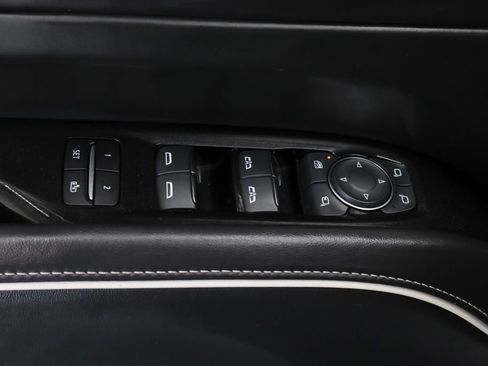 Used 2022 Cadillac Escalade Sport Platinum w/ LPO, ONYX Package AWD/4WD image 18