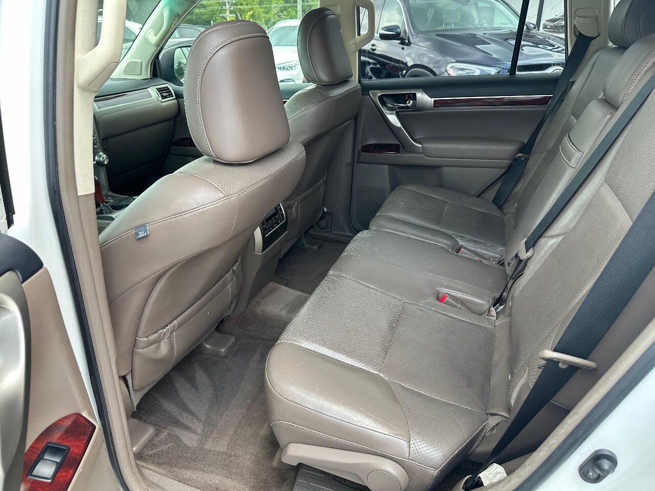 Used 2011 Lexus GX 460 w/ Comfort Plus Pkg AWD/4WD image 11