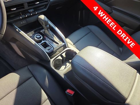 Used 2024 Chevrolet Colorado Trail Boss image 25