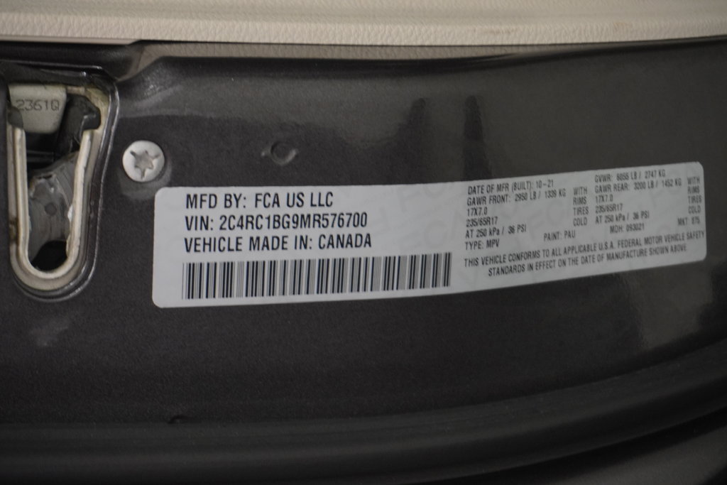 Certified 2021 Chrysler Pacifica Touring-L FWD image 44