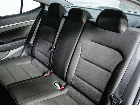 Used 2020 Hyundai Elantra SE w/ Cargo Package (C1) FWD image 16