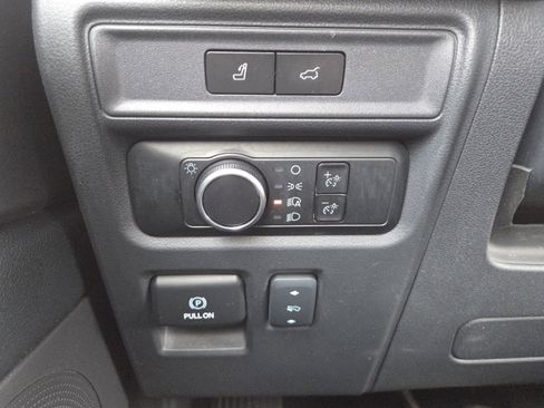 Used 2024 Ford Expedition XLT image 31