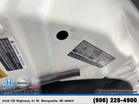 Used 2021 Nissan Rogue Platinum image 14