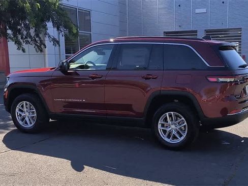 New 2025 Jeep Grand Cherokee Laredo X w/ Luxury Tech Group I image 6