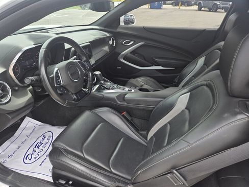 Used 2020 Chevrolet Camaro LT w/ Technology Package RWD image 10