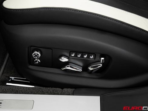 Used 2024 Bentley Flying Spur W12 image 48