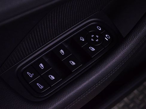 Certified 2025 Porsche Panamera 4 AWD/4WD image 18