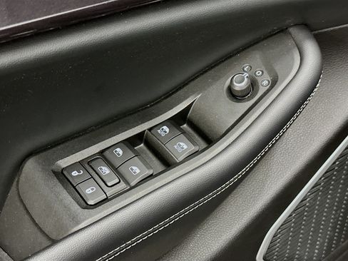Used 2021 Jeep Grand Cherokee L Laredo AWD/4WD image 15