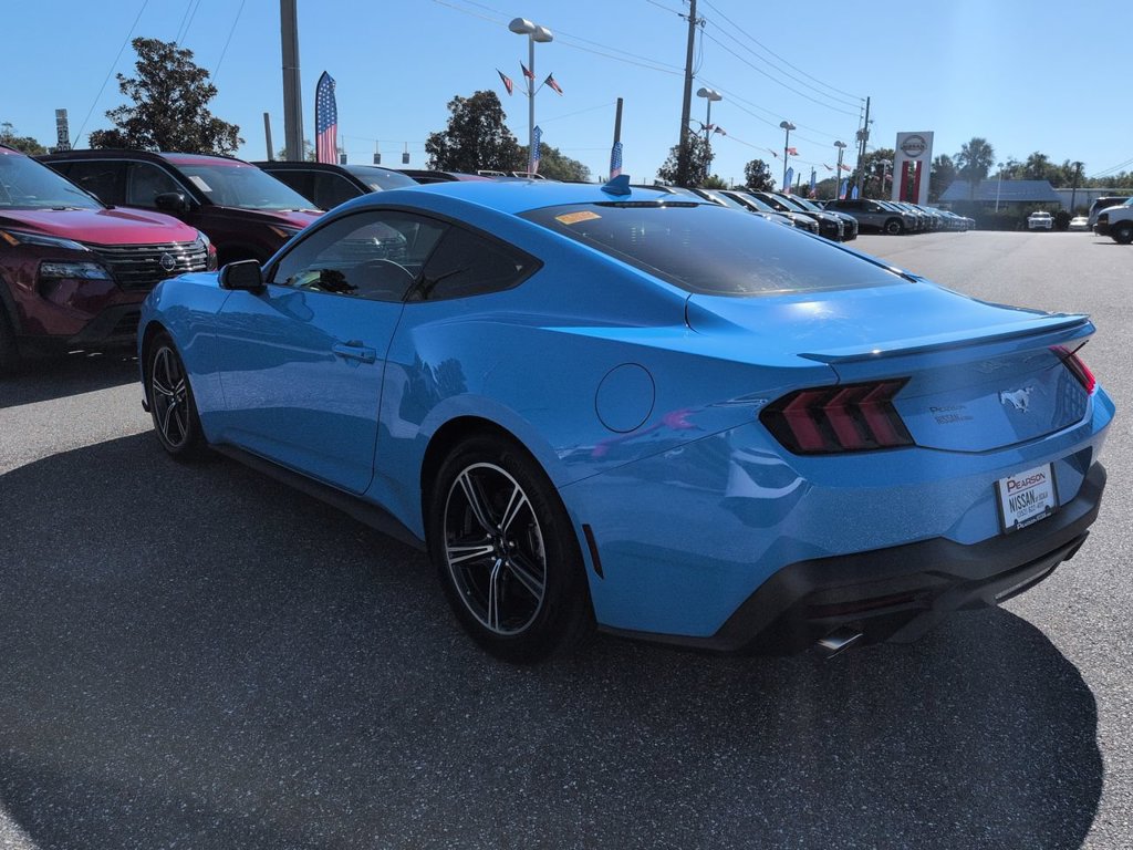 Used 2025 Ford Mustang Premium RWD image 6