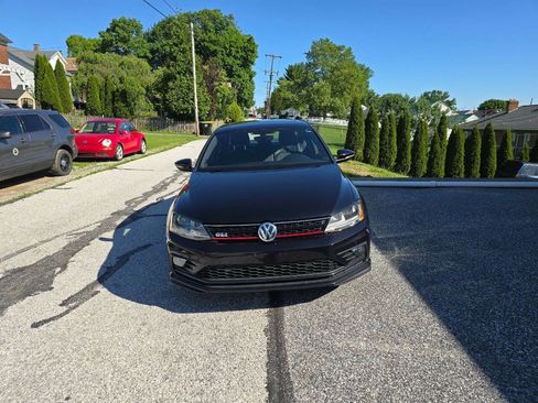 Used 2017 Volkswagen Jetta GLI FWD image 8
