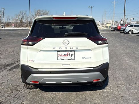 Used 2023 Nissan Rogue SV w/ SV Premium B Package image 6