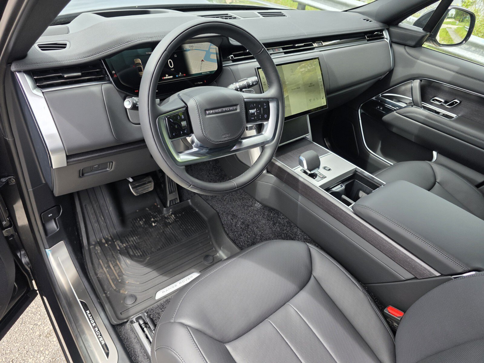 New 2026 Land Rover Range Rover Long Wheelbase SE AWD/4WD image 10
