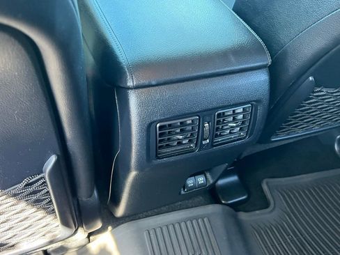 Used 2021 Toyota 4Runner Limited AWD/4WD image 18