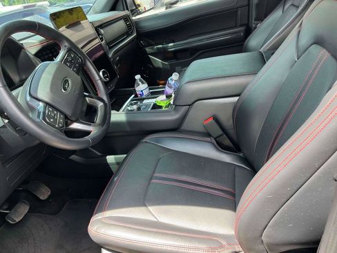 Used 2022 Ford Expedition Limited RWD image 5