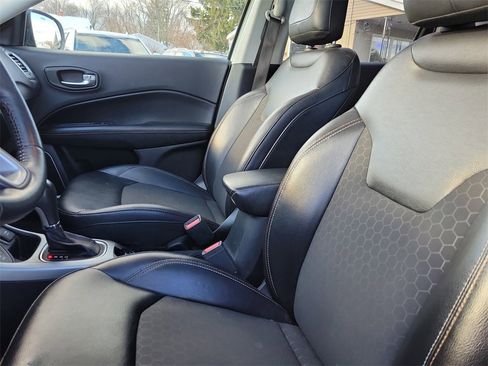 Used 2018 Jeep Compass Latitude w/ Popular Equipment Group image 23