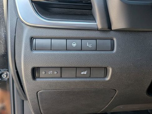 Used 2021 Nissan Rogue Platinum image 16