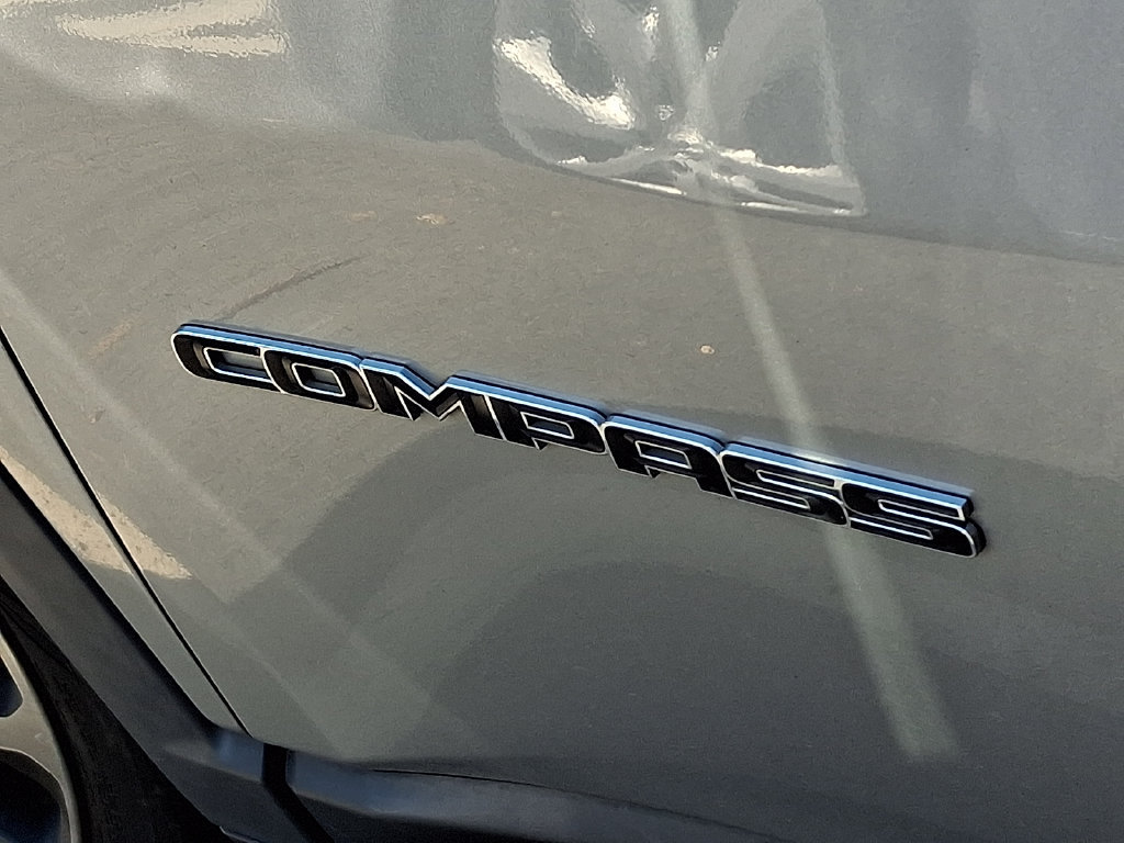 Used 2021 Jeep Compass Limited w/ Elite Exterior Group AWD/4WD image 6