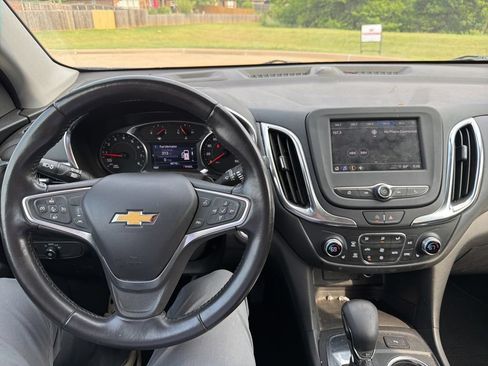 Used 2022 Chevrolet Equinox LT FWD image 17