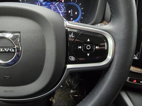 Used 2023 Volvo XC60 B5 Plus w/ Climate Package image 21