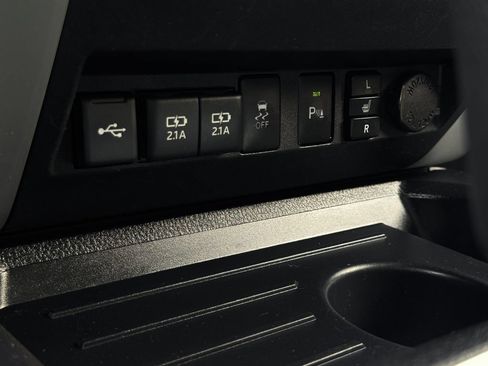 Used 2021 Toyota Tundra SR5 AWD/4WD image 19