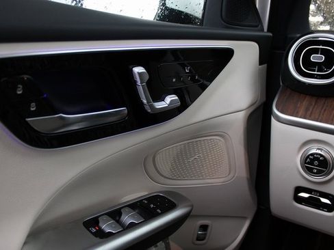 New 2025 Mercedes-Benz C 300 4MATIC Sedan image 24