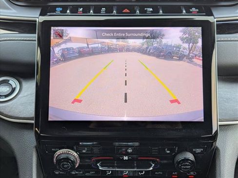 Used 2023 Jeep Grand Cherokee 4WD 4xe image 13
