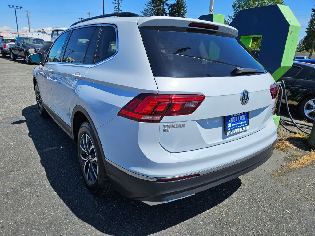 Used 2018 Volkswagen Tiguan SE w/ Panoramic Sunroof Package AWD/4WD image 3