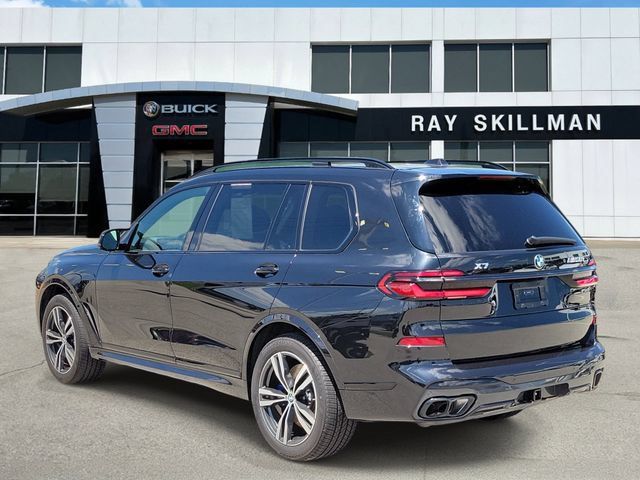 Used 2025 BMW X7 M60i AWD/4WD image 4