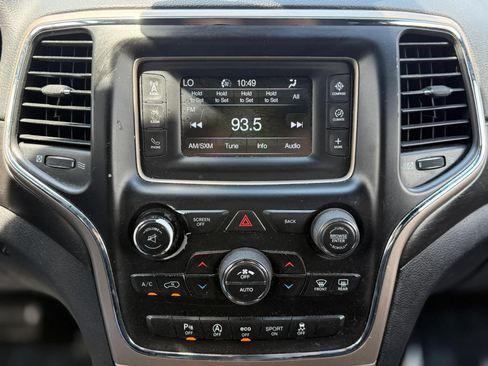 Used 2016 Jeep Grand Cherokee Laredo w/ Quick Order Package 23E AWD/4WD image 23